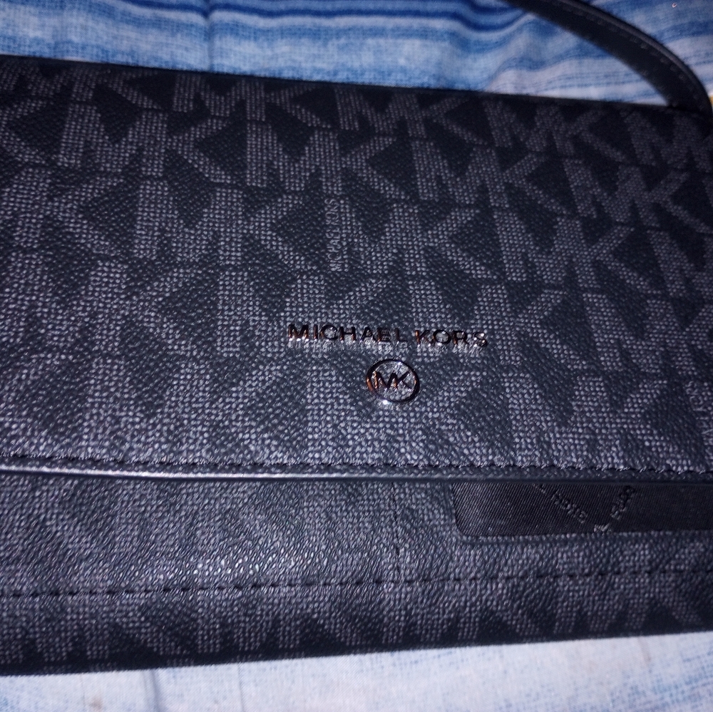 NWT Michael Kors Xbody Clutch